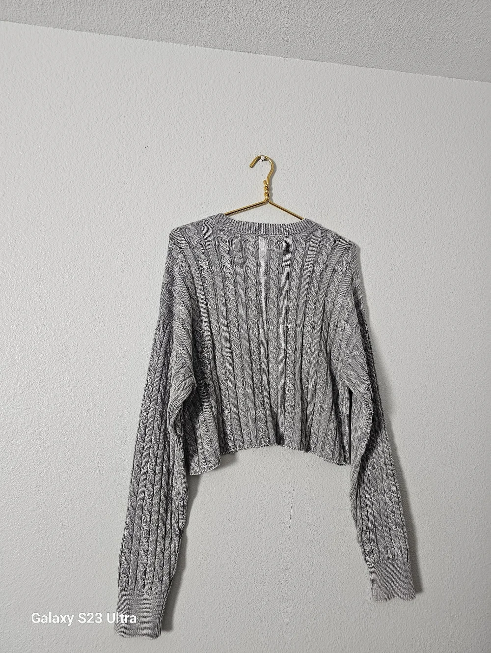 Gray Cable-Knit Cropped Sweater - Women Sz L - Picture 3 of 6